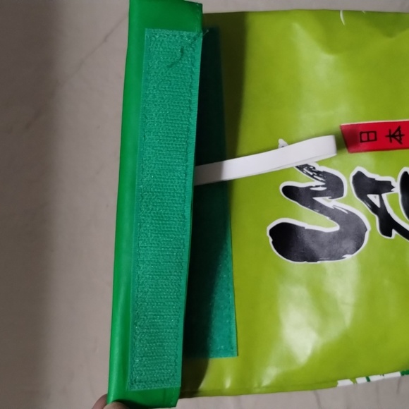 Really Cool Wasabi Tube Hanging Tissue Dispenser - Picture 8 of 11